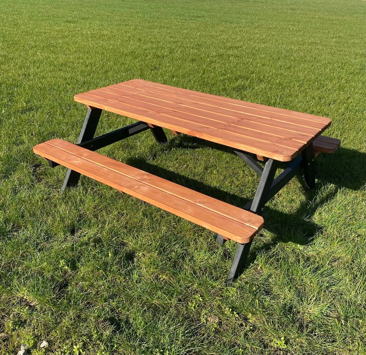 Goedkopepicknicktafels.nl | Zwart Bruine XL Picknicktafel Bruno | Tuintafel 6 Persoons | Bruin Zwart Gespoten Gedroogd Grenen Hout! 2 Goedkopepicknicktafels.nl | Zwart Bruine XL Picknicktafel Bruno | Tuintafel 6 Persoons | Bruin Zwart Gespoten Gedroogd Grenen Hout! - Afbeelding 2