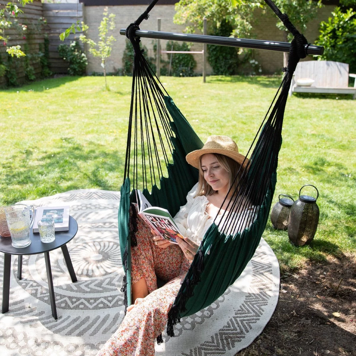 Vita5 XXL Hangstoel | Binnen&Buiten Hangnest | Incl. 2 Kussens En Boekenvak | Volwassenen&Kinderen | Hangmatstoel Tot 225kg | Donkergroen 11 Vita5 XXL Hangstoel | Binnen&Buiten Hangnest | Incl. 2 Kussens En Boekenvak | Volwassenen&Kinderen | Hangmatstoel Tot 225kg | Donkergroen - Afbeelding 11