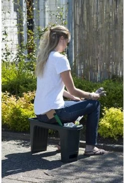 Nature - Tuinkruk 2-in-1 - Tuinzit/-knielkruk - Tuin Werkbank - Grijs - H34 X 66 X 25cm 15 Nature - Tuinkruk 2-in-1 - Tuinzit/-knielkruk - Tuin Werkbank - Grijs - H34 X 66 X 25cm -Tuinmeubel Winkel 814x1200