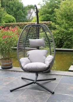 Pro Garden Lowander Hangstoel Egg 191x126x126- Schommelstoel Met Rattan Cocoon En Robuust Stalen Standaard Incl. Kussens - Volledig Inklapbaar - Lichtgrijs -Tuinmeubel Winkel 862x1200